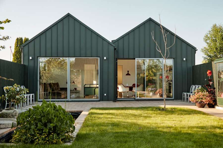 For KATTEN da, for et flot kolonihavehus beklædt med stålprofiler, Gladsaxe Møllevej 75, 2860 Søborg